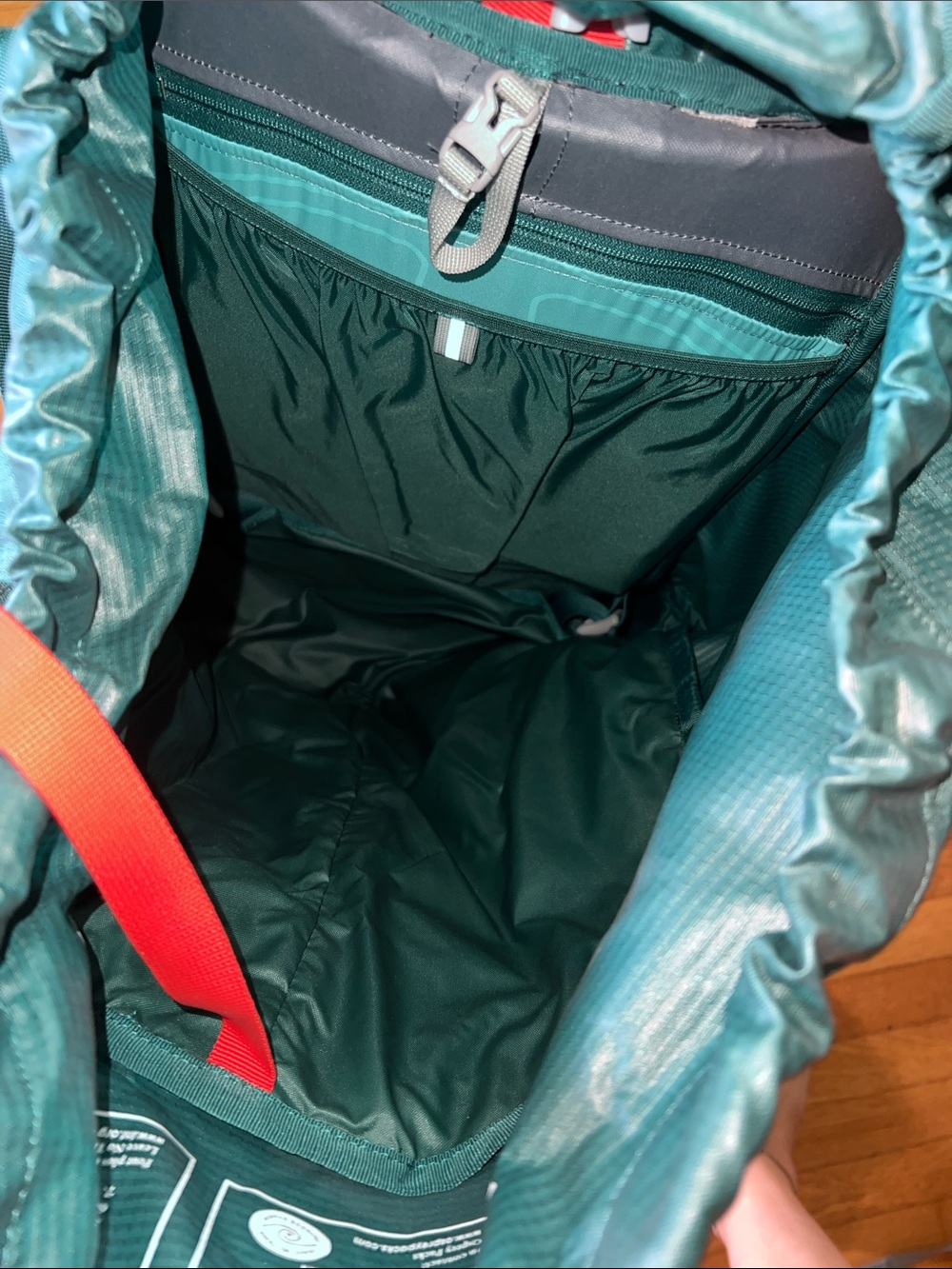 OSPREY Aura 65L Teal Backpack with Red Tag - Picture 4 of 10